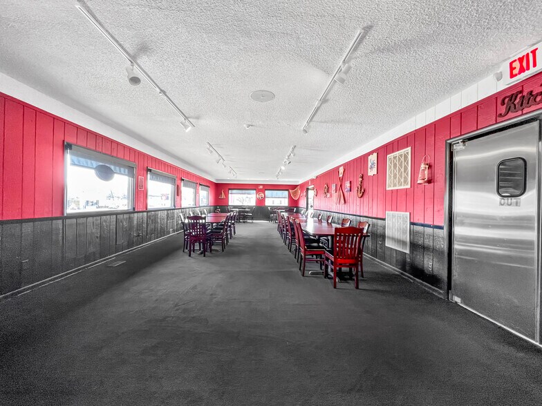 More Photos Of 15371 Highway 13 S, Hurricane Mills Restaurant For Lease