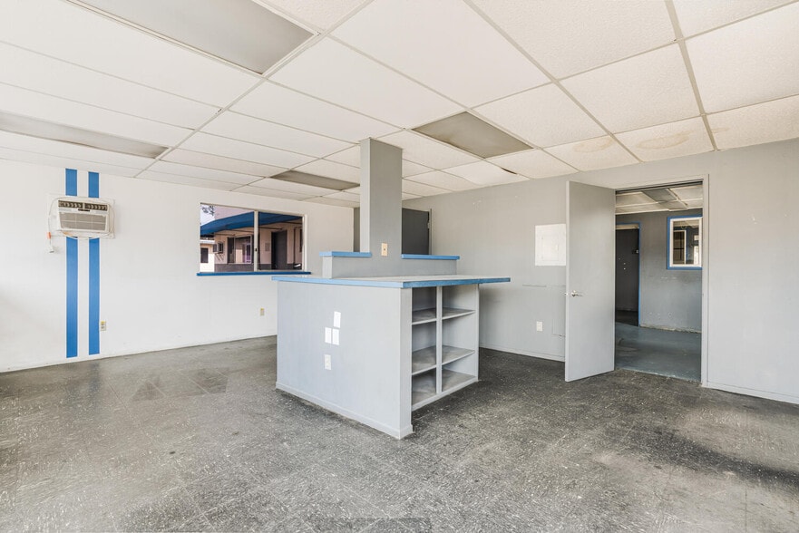 More Photos Of 3440 E Main St, Ventura Auto Dealership For Sale