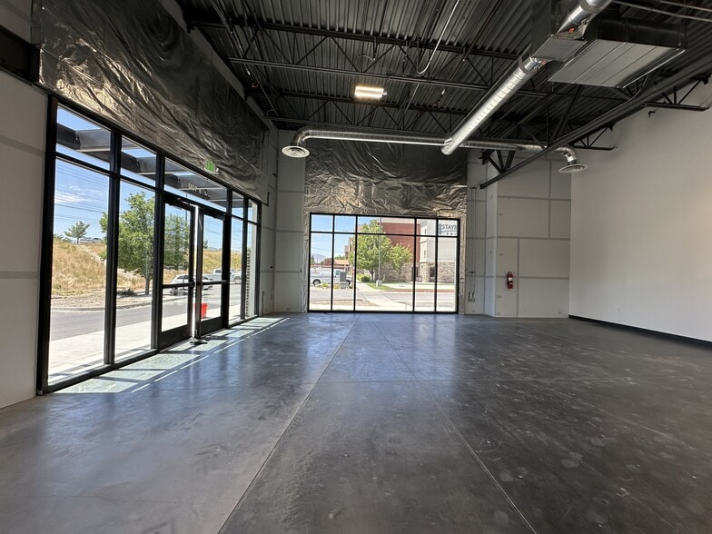 More Photos Of 3076 Decker Lake Dr, West Valley City Warehouse For Lease