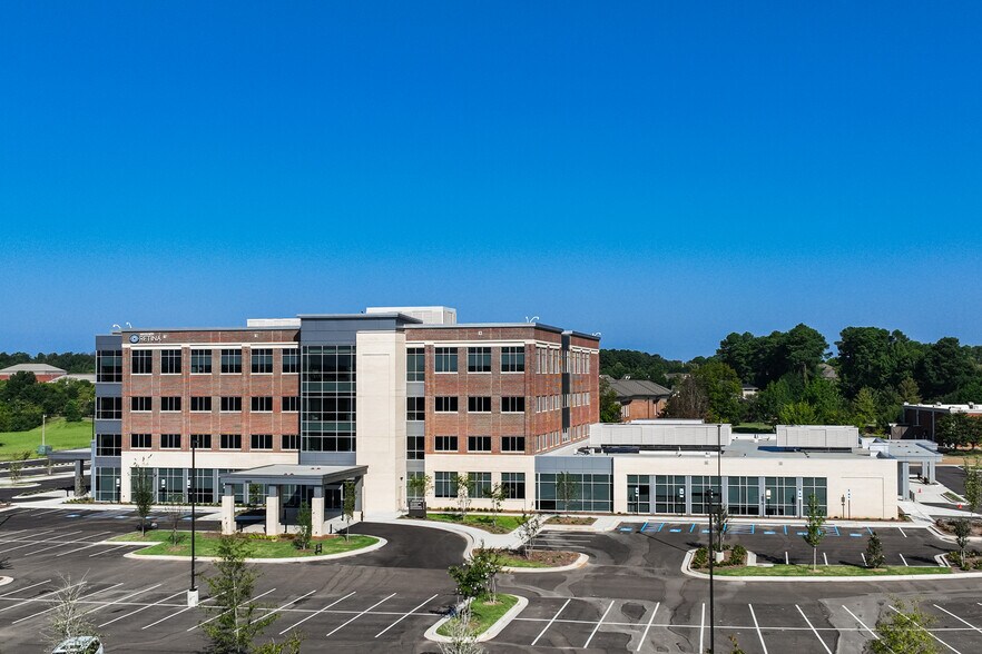 More Photos Of 1026 Baptist Cir, Madison Medical For Lease