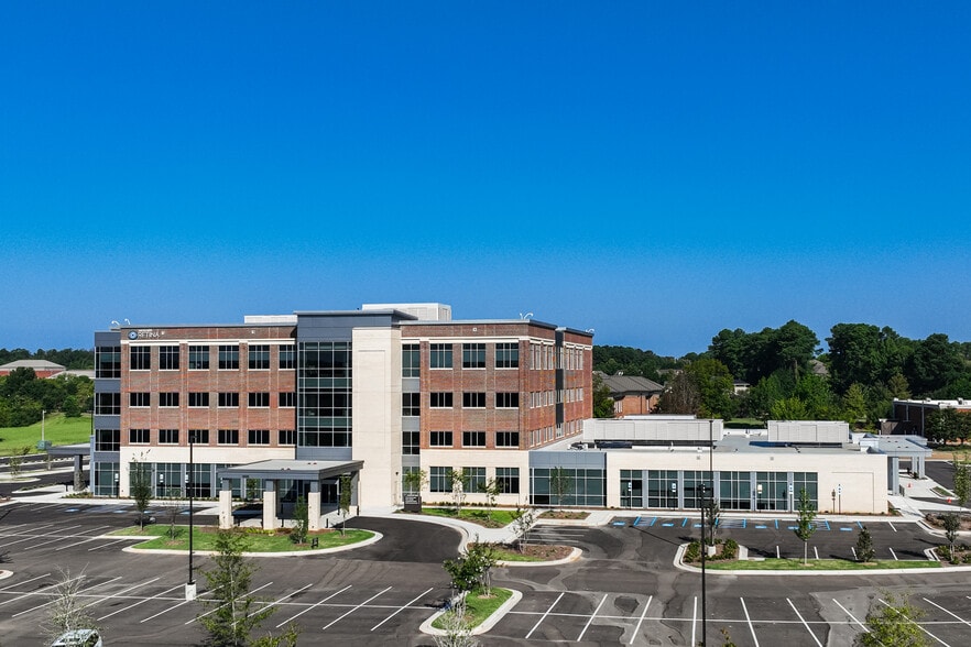 More Photos Of 1026 Baptist Cir, Madison Medical For Lease