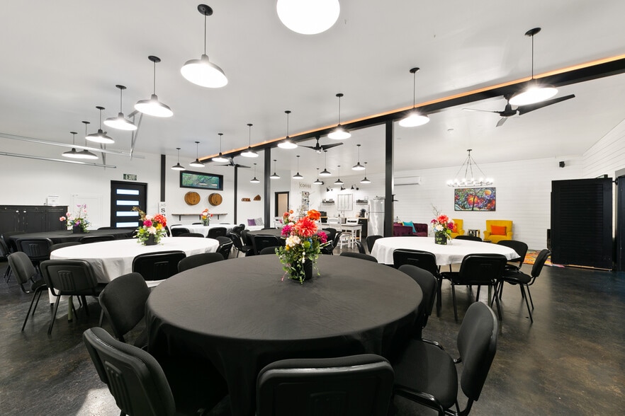 More Photos Of 10419 W Hidden Lake Ln, Richmond Religious Facility For Sale