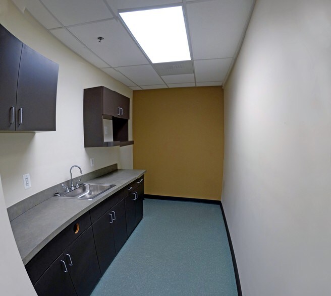 More Photos Of 8198 Terminal Rd, Lorton Unknown For Lease