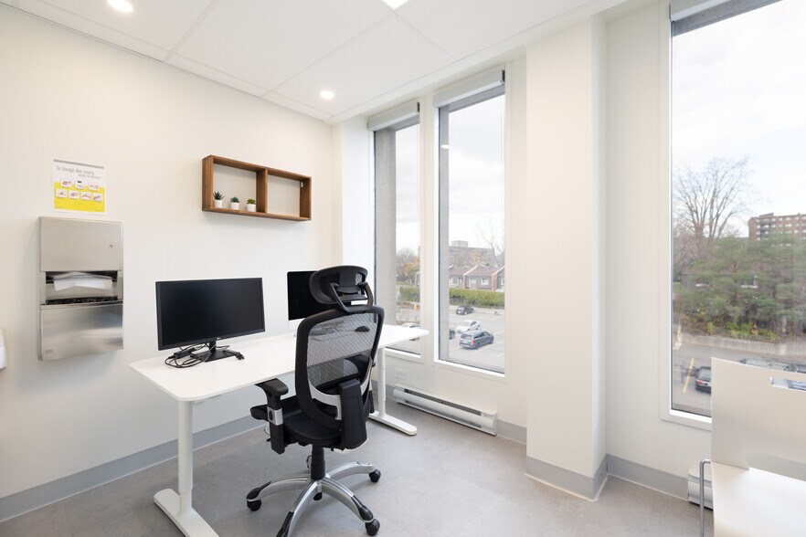 More Photos Of 175 Av Stillview, Pointe-claire Medical For Lease