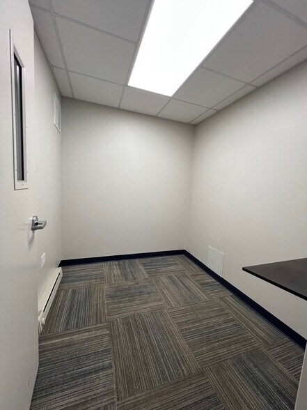 More Photos Of 305 Ruthar Dr, Newark Warehouse For Lease