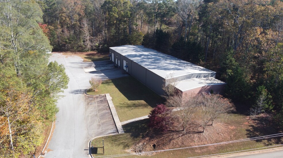 More Photos Of 391 Cable Industrial Way, Carrollton Warehouse For Lease