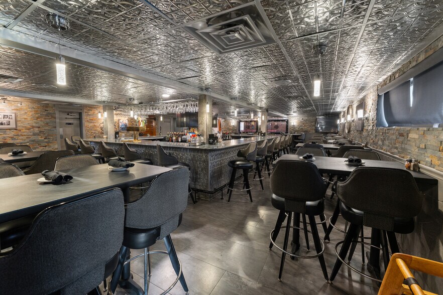 More Photos Of 4305 Portage St NW, Canton Restaurant For Sale