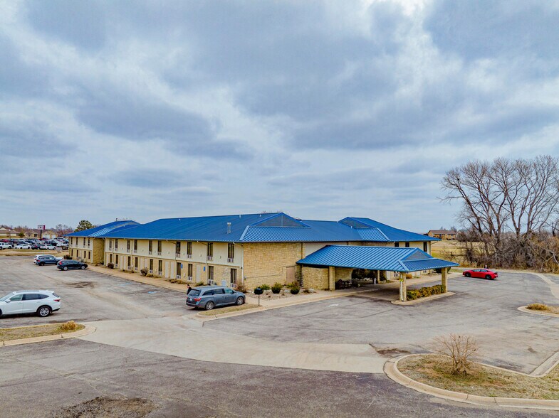 More Photos Of 3800 S Pike Rd, Winfield Hotel For Sale