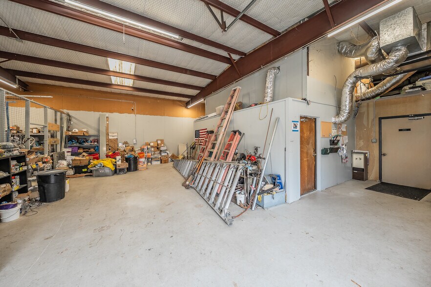 More Photos Of 424 S Bryan Belt Line Rd, Mesquite Showroom For Sale