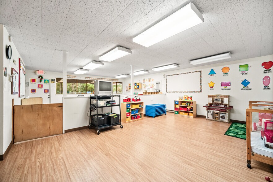 More Photos Of 12975 SW Grant St, Tigard Daycare Center For Sale