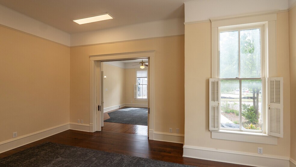 More Photos Of 602 W 13th St, Austin Office For Lease