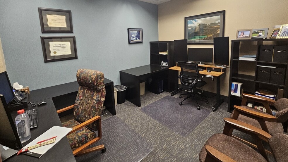 More Photos Of 1104 14th Ave, Longview Office For Lease