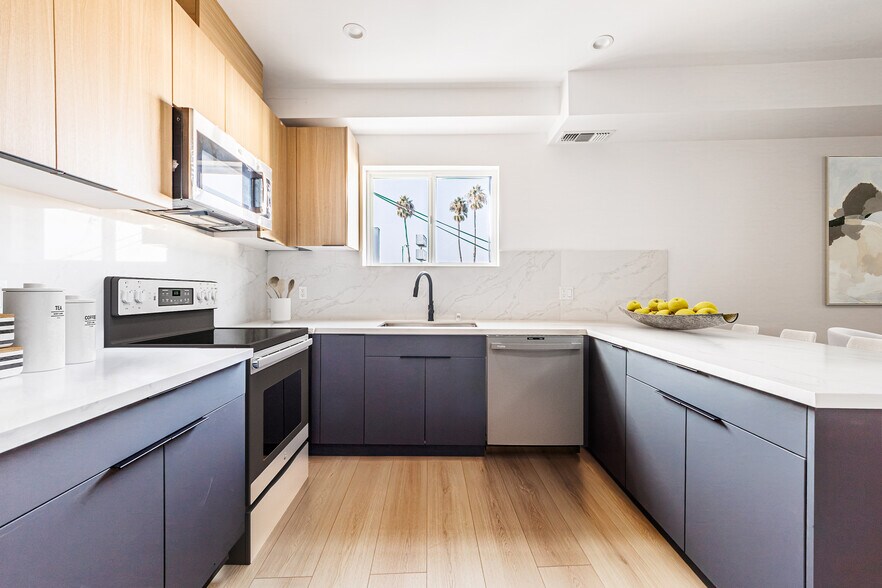 More Photos Of 13461 Beach Ave, Marina Del Rey Multifamily For Sale