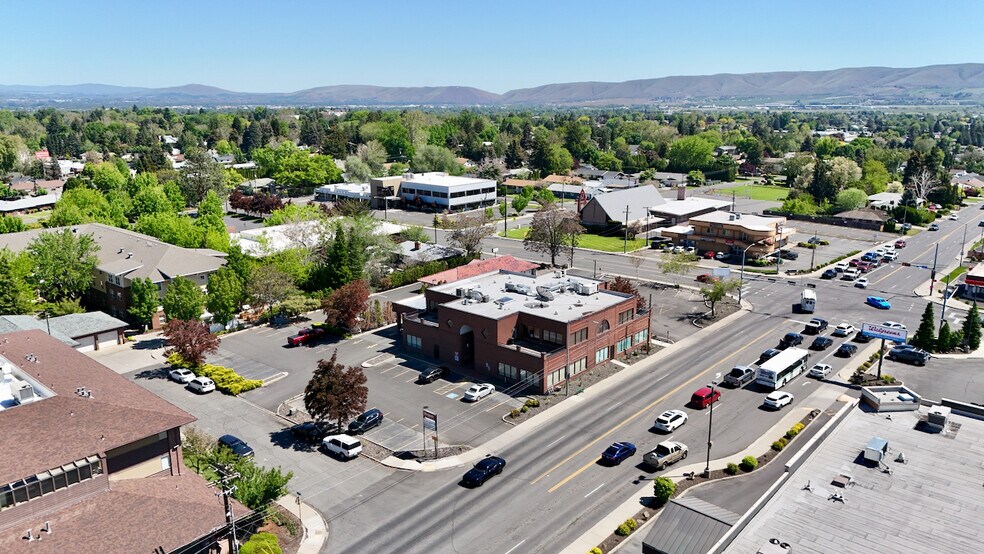 More Photos Of 201-205 N 40th Ave, Yakima General Retail For Sale