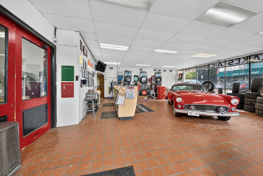 More Photos Of 5009 Xerxes Ave S, Minneapolis Auto Repair For Sale