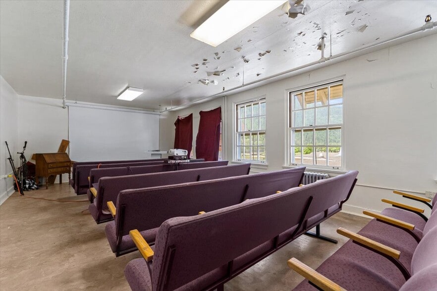 More Photos Of 99 Sather Field Rd, Silverton Lodge Meeting Hall For Sale