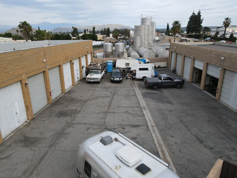 More Photos Of 5870 Jasmine St, Riverside Self Storage For Sale