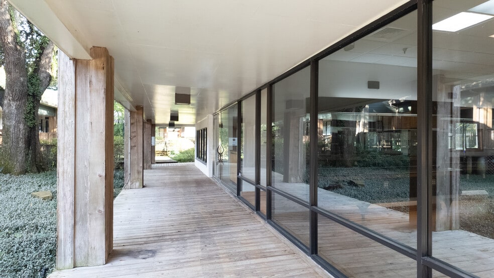 More Photos Of 7520 Perkins Rd, Baton Rouge General Retail For Sale