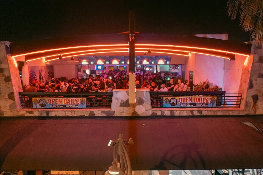 More Photos Of 262 S Palm Canyon Dr, Palm Springs Restaurant For Sale