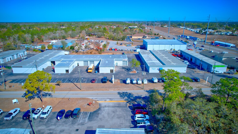 More Photos Of 13400-13499 Chambord St, Brooksville Manufacturing For Lease