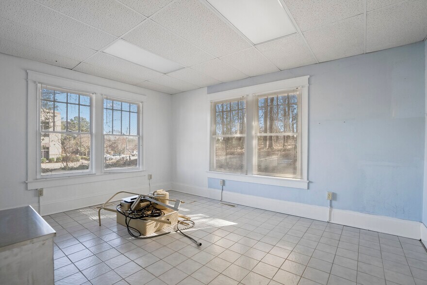 More Photos Of 611 Carthage St, Sanford Medical For Lease