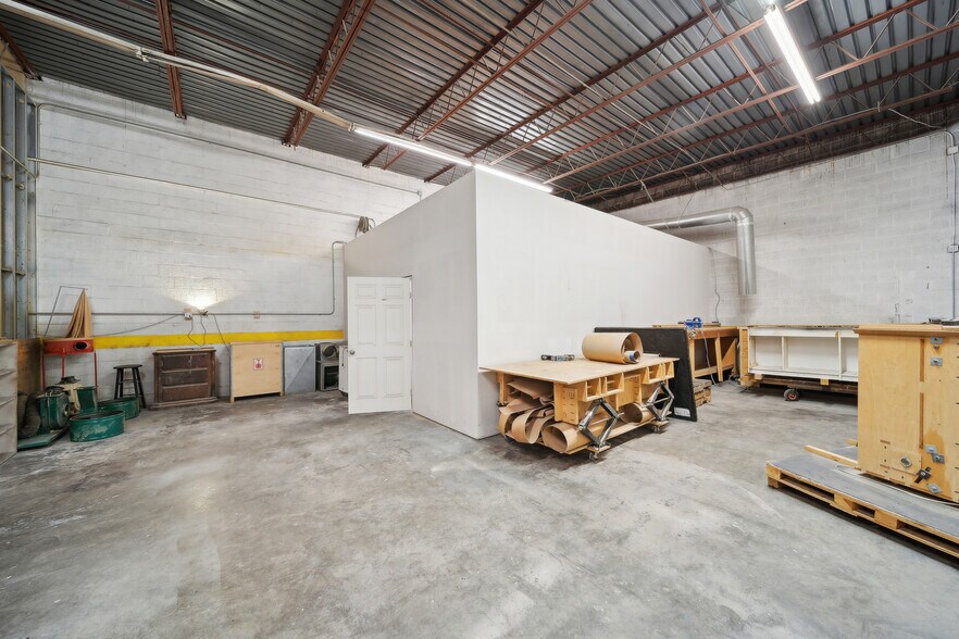 More Photos Of 4434-4437 S 74th Ave, Tulsa Warehouse For Sale