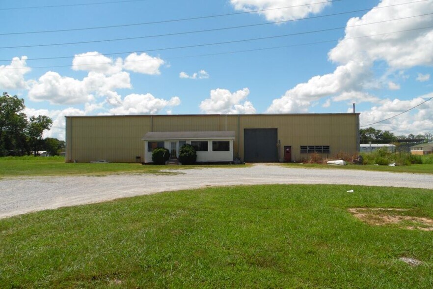 More Photos Of 1117 N Locust Ave, Lawrenceburg Industrial For Sale