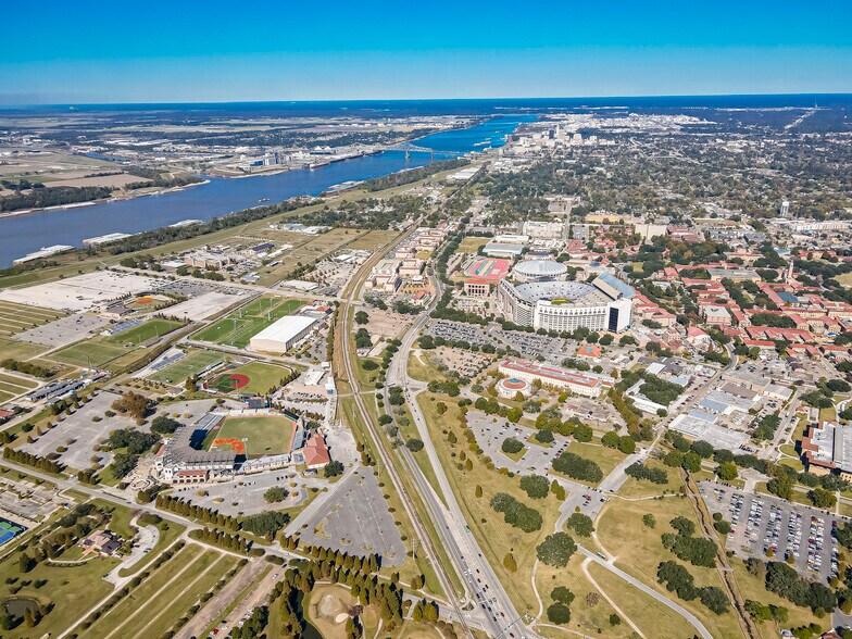 More Photos Of 4001 Nicholson Dr, Baton Rouge Hotel For Lease