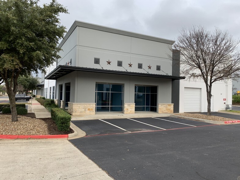 More Photos Of 2590 Oakmont Dr, Round Rock Unknown For Lease