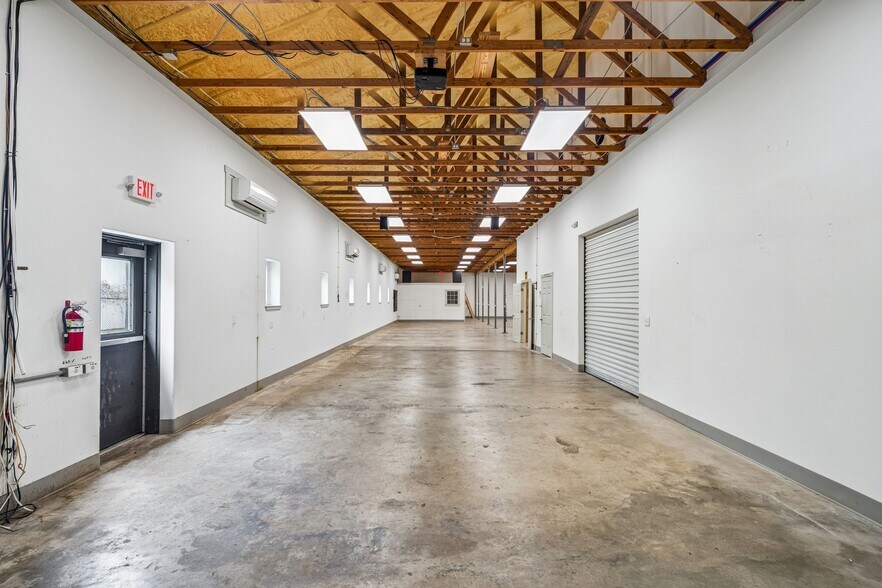 More Photos Of 1719 Signal Point Rd, Charleston Self Storage For Sale