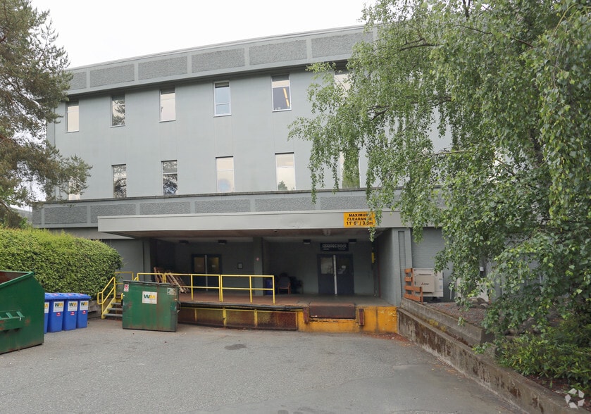 More Photos Of 4464 Markham St, Saanich Office For Lease