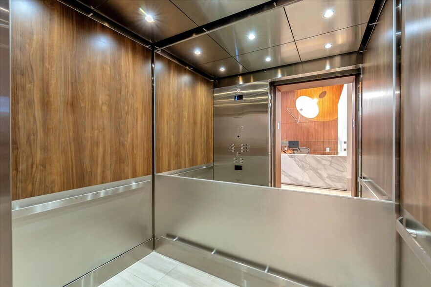 More Photos Of 119 Washington Ave, Miami Beach Office For Lease