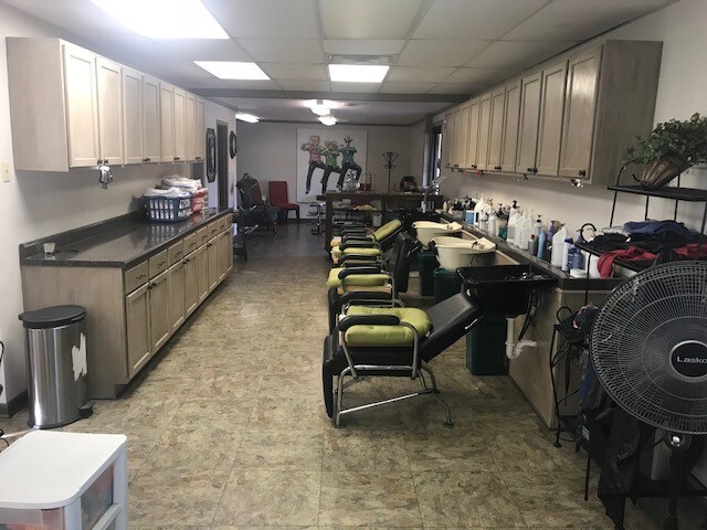 More Photos Of 1906 W Main St, Tupelo Storefront Retail Office For Sale