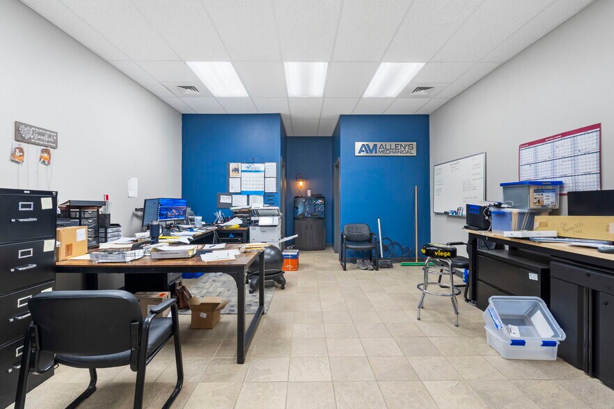 More Photos Of 2752 E Kearney St, Springfield Freestanding For Sale