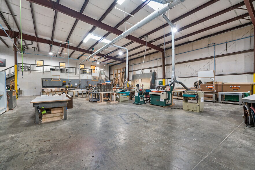 More Photos Of 91 W Hightower Dr, Dawsonville Warehouse For Sale