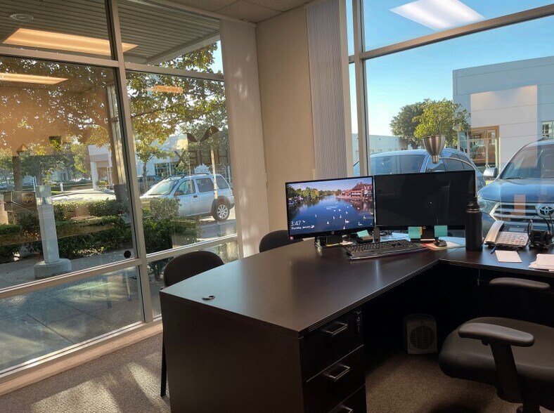 More Photos Of 192 Technology Dr, Irvine Light Distribution For Lease
