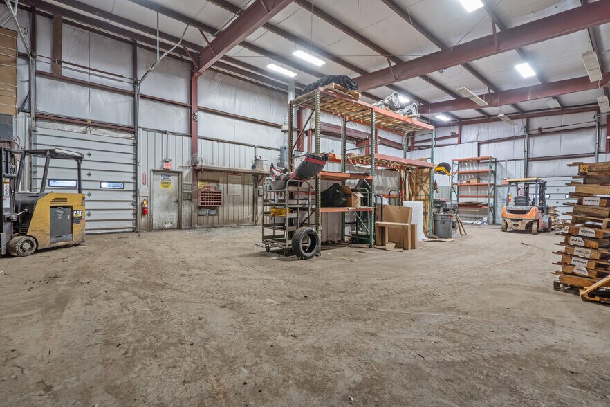 More Photos Of 8574 Brewerton Rd, Cicero Auto Salvage Facility For Lease
