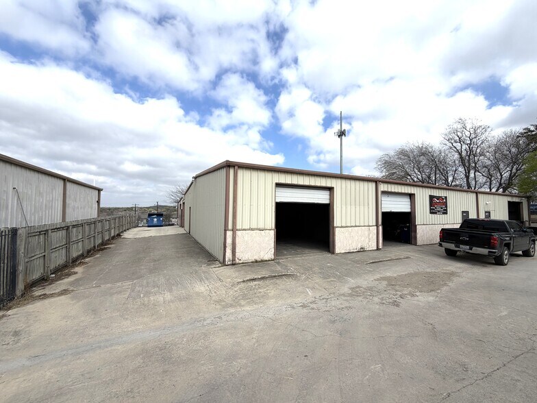 More Photos Of 6627 Topper Rdg, San Antonio Warehouse For Lease