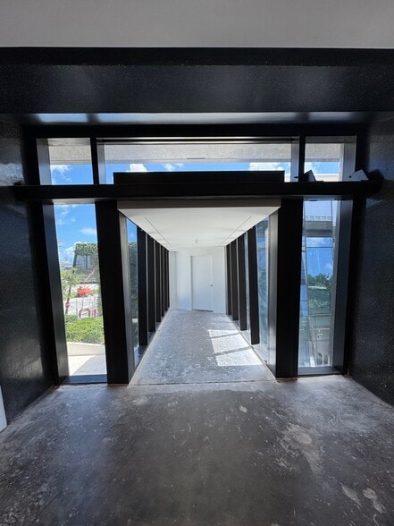 More Photos Of 78 NW 37th St, Miami Office For Lease