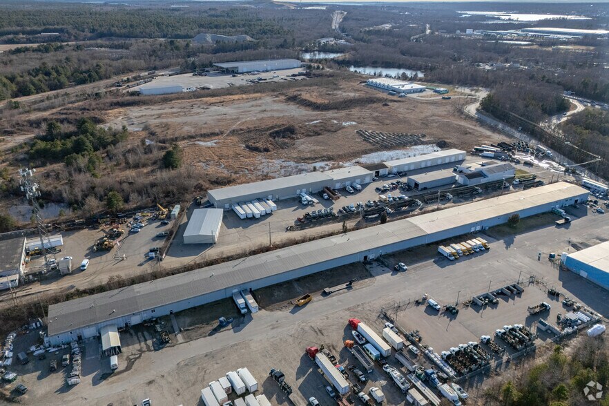 More Photos Of 13 Ridge Hill Rd, Assonet Warehouse For Lease