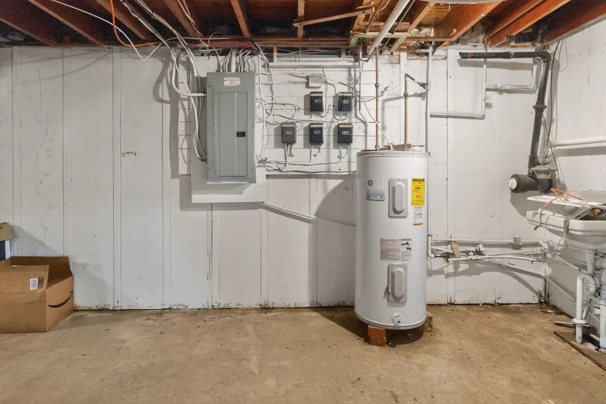 More Photos Of 3900 NY-104, Williamson Self Storage For Lease