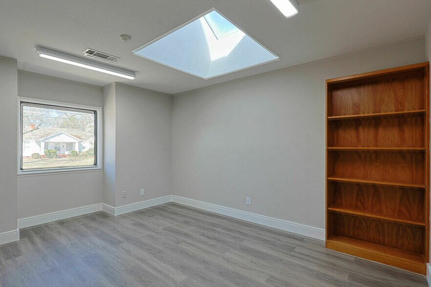 More Photos Of 1906 Warm Springs Rd, Columbus Medical For Sale