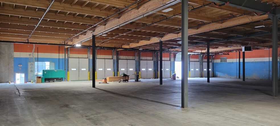More Photos Of 2720 NW 35th Ave, Portland Warehouse For Sale