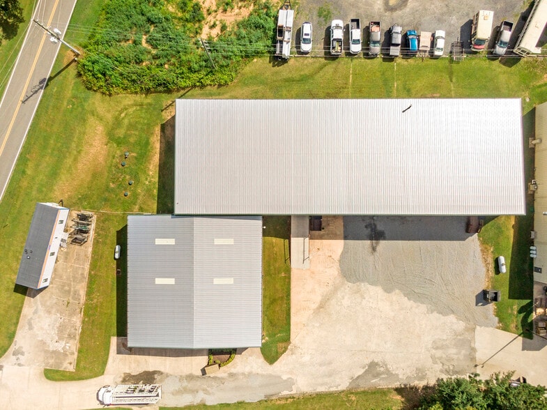 More Photos Of 3795 Evans Rd, Cumming Warehouse For Lease