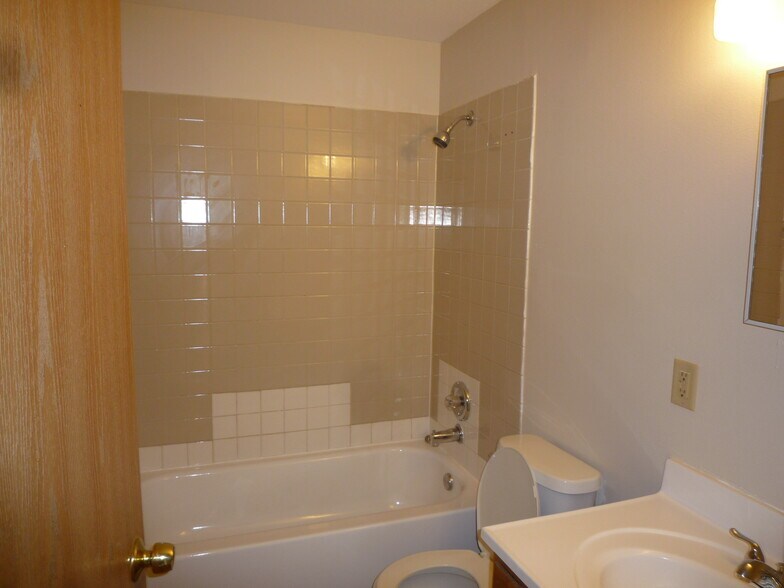 More Photos Of 4400 W Florissant Ave, Saint Louis Apartments For Sale