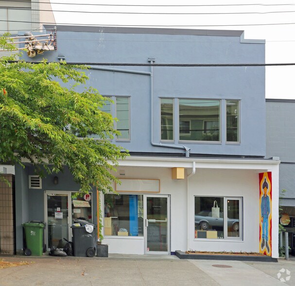 More Photos Of 1015 Fort St, Victoria Restaurant For Sale