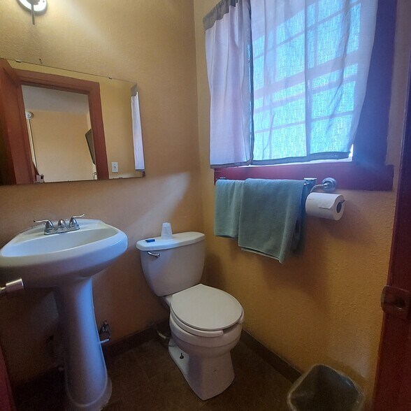 More Photos Of 1041 Westpoint Ave, Colorado City Hotel For Sale