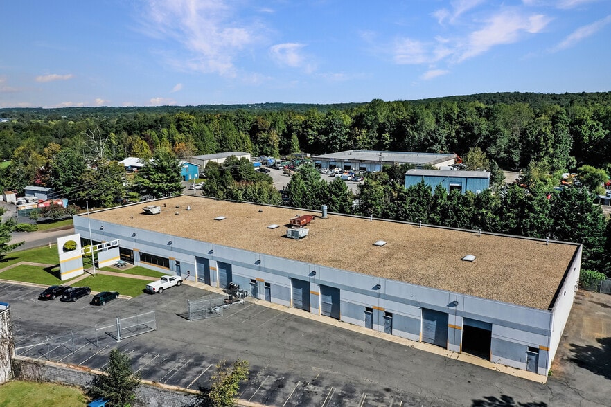 More Photos Of 8197 Euclid Ct, Manassas Park Warehouse For Lease