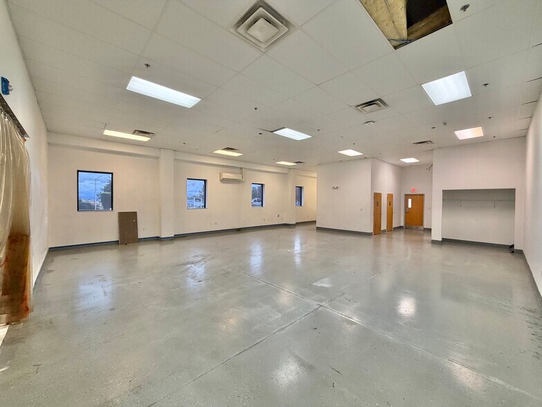 More Photos Of 1470 E Weisgarber Rd, Knoxville Light Distribution For Lease