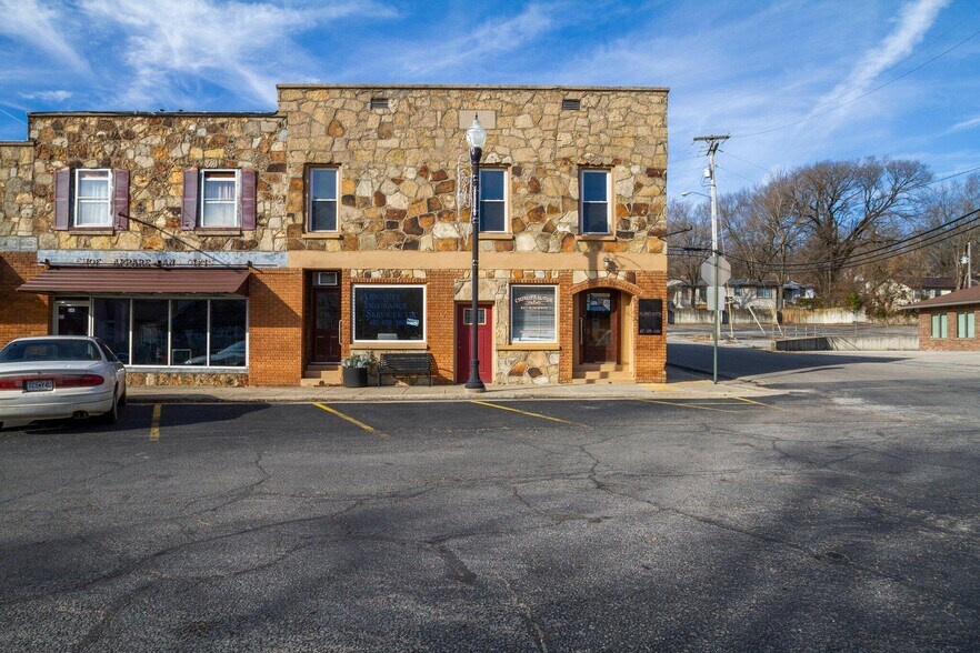 Primary Photo Of 333 Main St, Gainesville Office For Sale